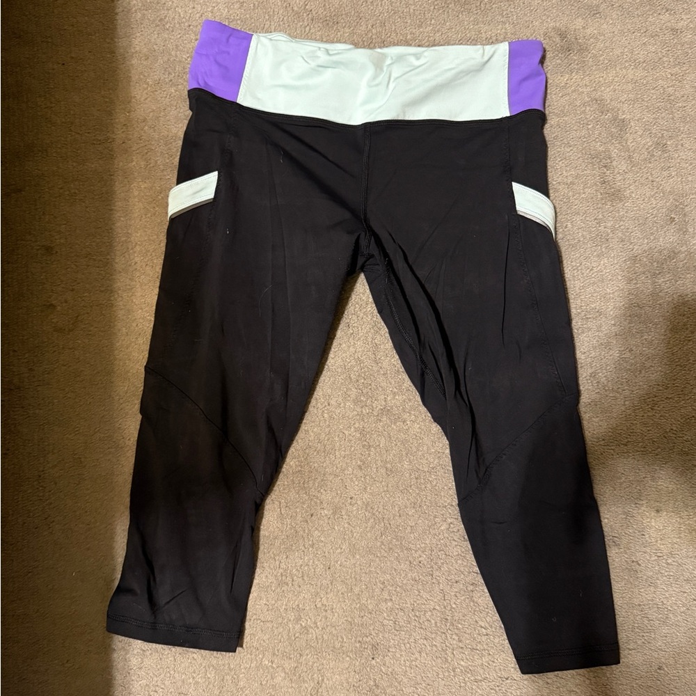 lululemon Crop Leggings Size 8 Black Purple Blue Colorblock Pockets
